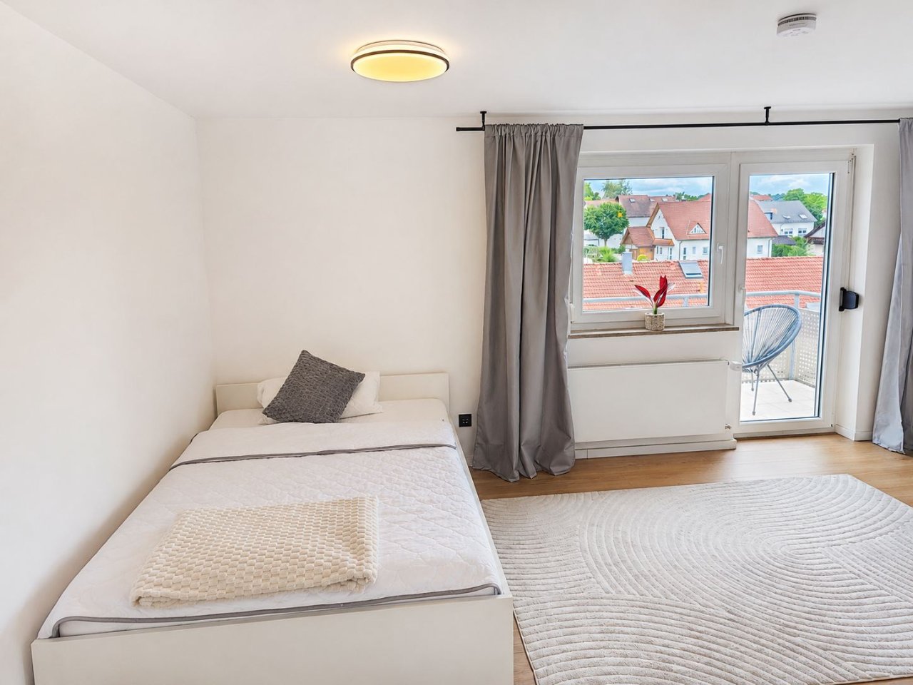 Balkonblick aus WG-Zimmer 2 bei StudentCampus in Großbettlingen